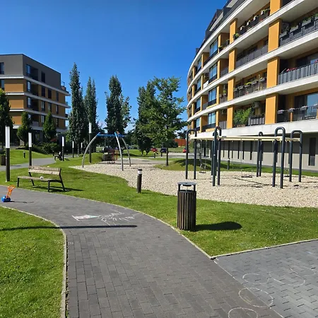 Ba With Free Garage Parking And Garden Lägenhet Bratislava