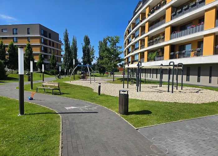 Ba With Free Garage Parking And Garden Апартаменти Братислава