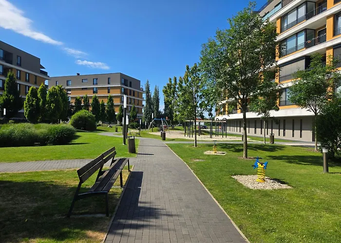 Ba With Free Garage Parking And Garden * Bratislava