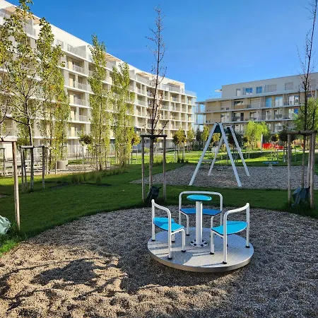 Apartament Ba With Free Garage Parking, Huge Outside Area *