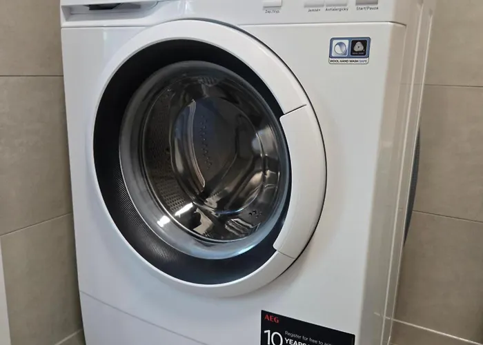 Ba With Free Garage Parking And Garden