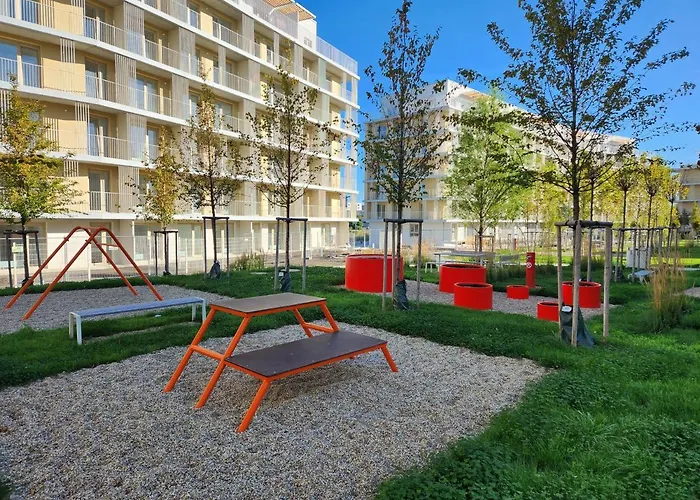 Ba With Free Garage Parking And Garden 브라티슬라바